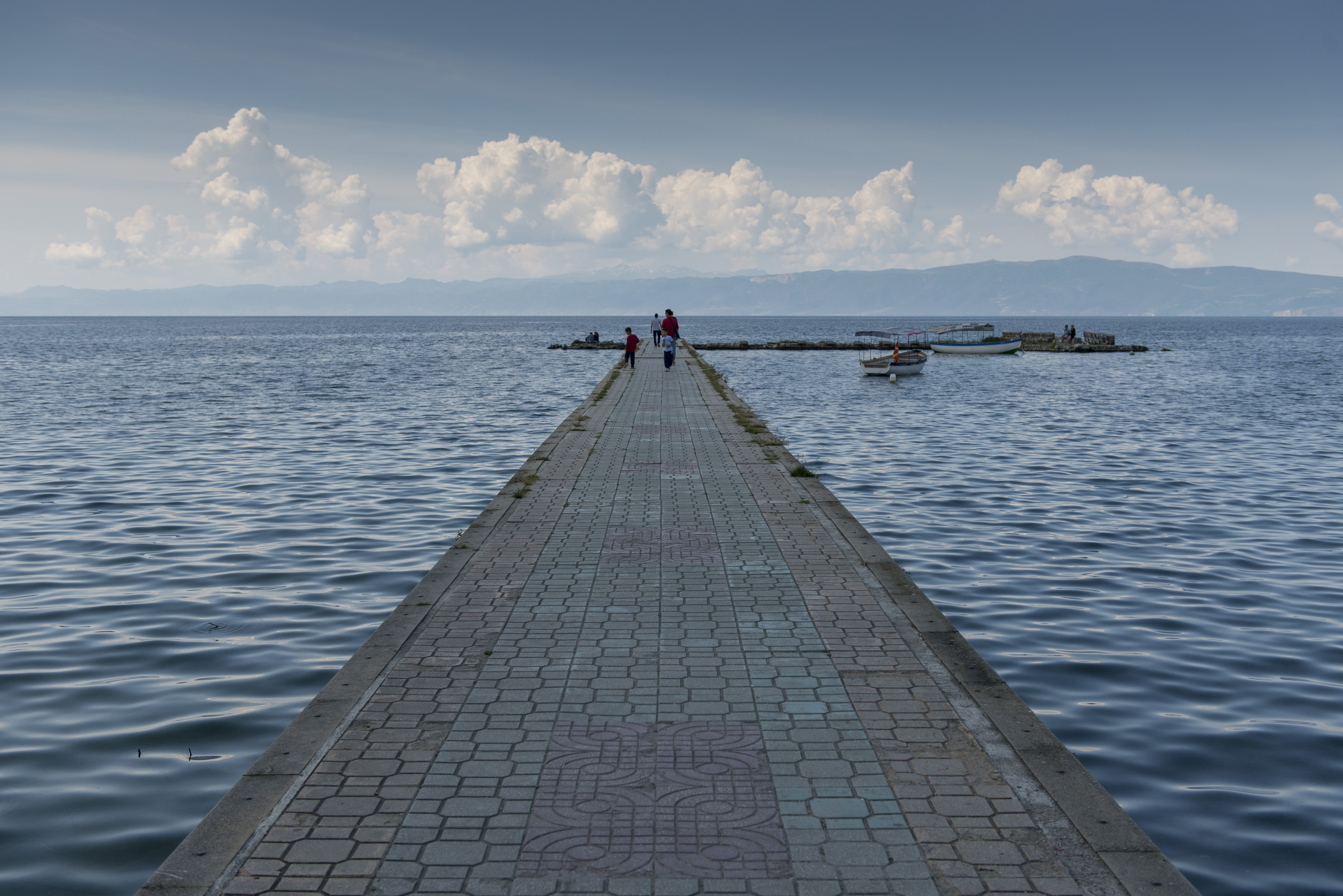 Pier in het meer